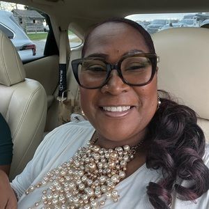 Meet your Posher, Phyllis